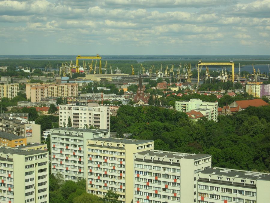 Edifici del cantiere navale di Szczecin vicino al porto.