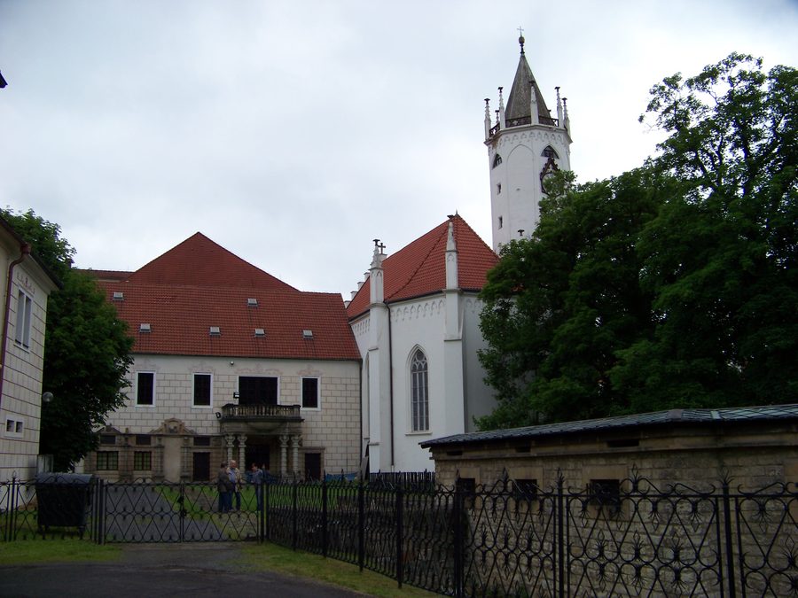 Castello di Teplice con la chiesa dell’Esaltazione della Santa Croce