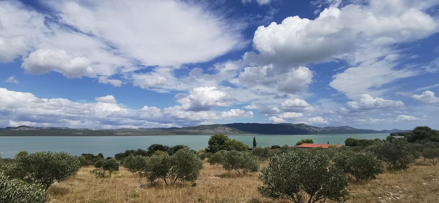 Paesaggio nel Parco naturale del lago di Vrana in Croazia