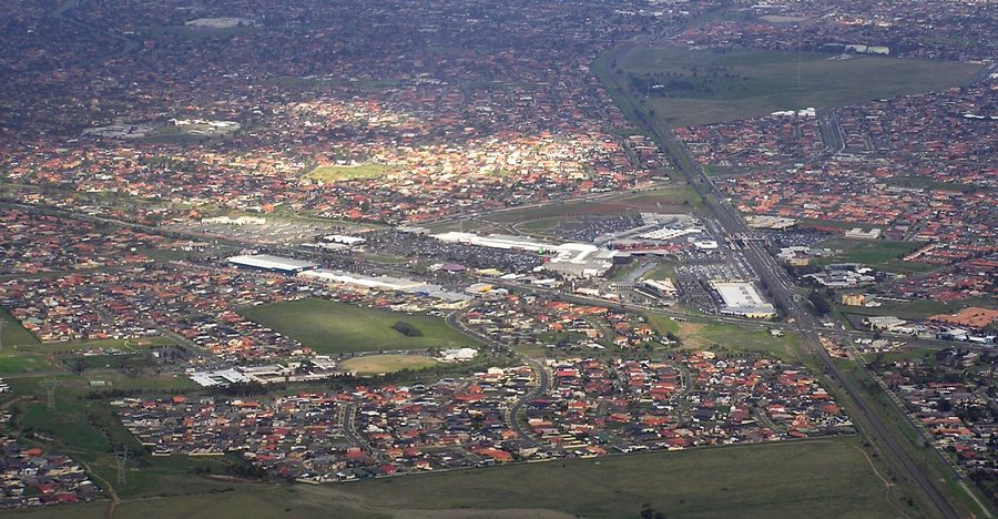 Veduta aerea di Taylors Lakes, un sobborgo di Melbourne nel Victoria