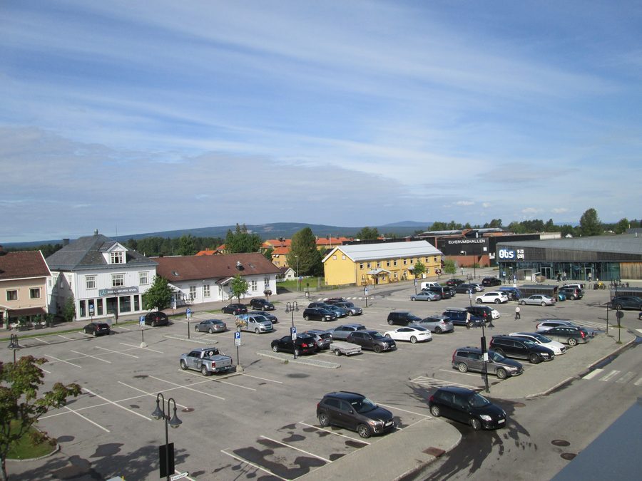 Veduta dall’alto della piazza del mercato Elverum Torg