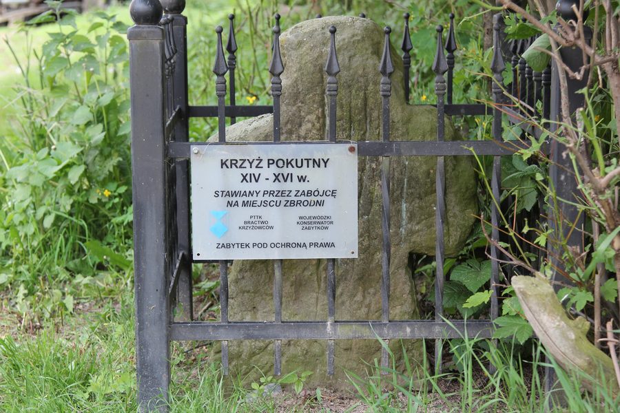 Croce di pietra a Potworów