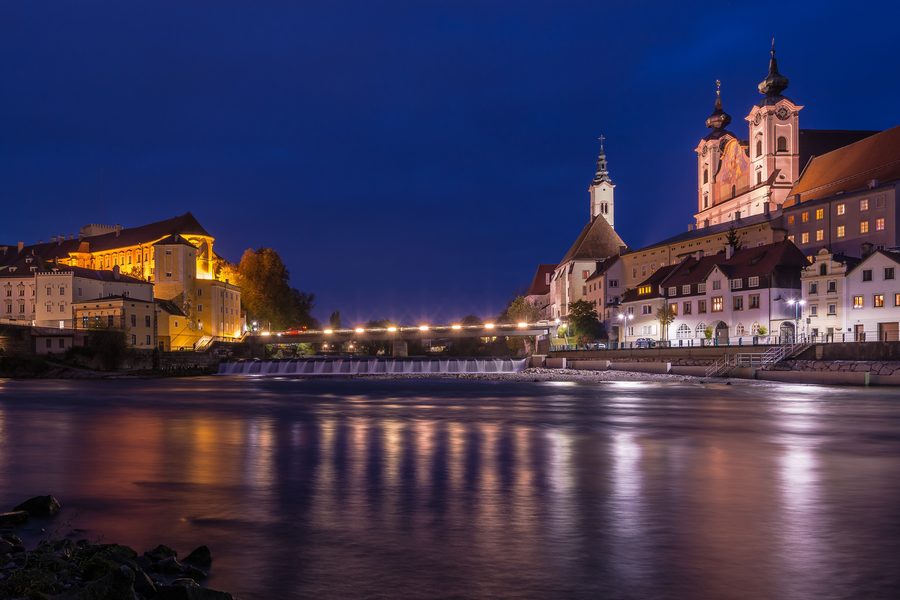 Castello di Lamberg ed edifici storici alla confluenza dello Steyr e dell’Enns