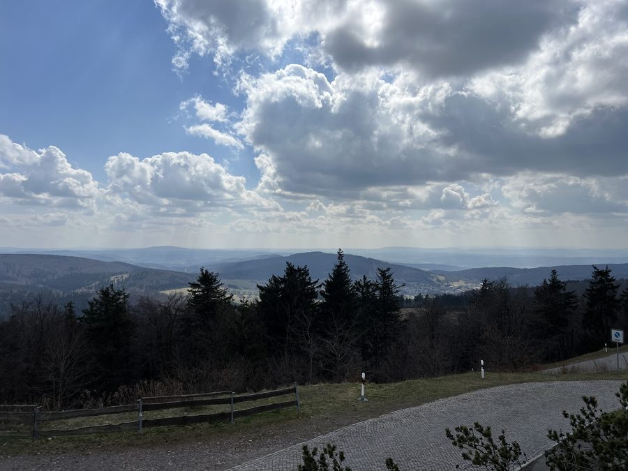 Vista dal Großer Inselsberg sul paesaggio della Foresta di Turingia