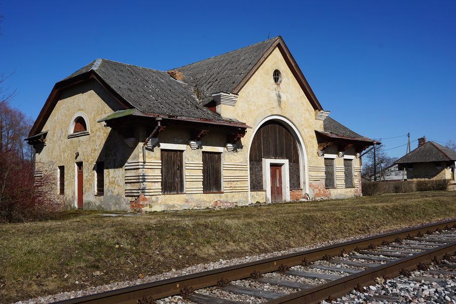 Storico edificio della stazione di Sonda in Estonia