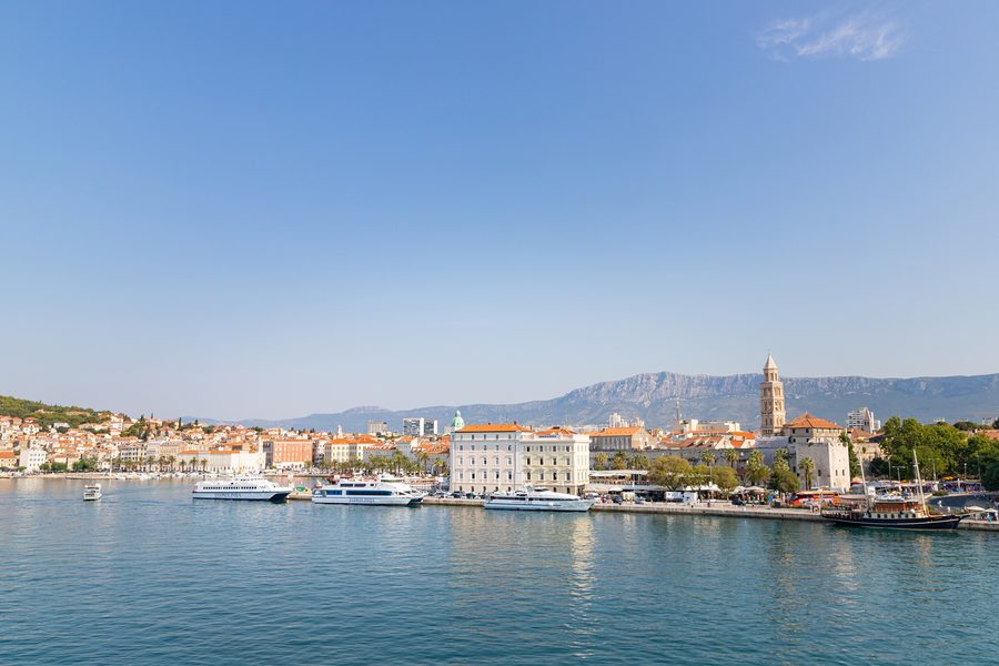Porto dei traghetti di Spalato sulla costa adriatica croata