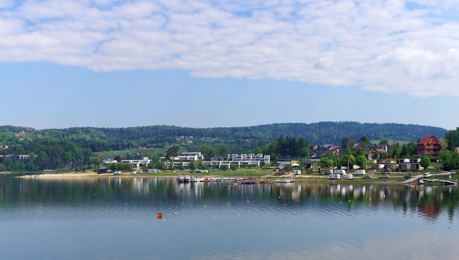 Vista sul bacino di Rożnów presso Gródek nad Dunajcem