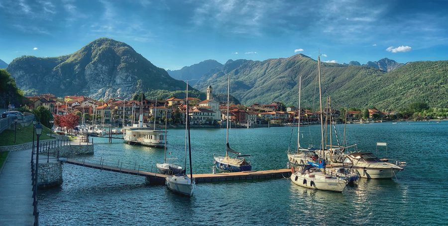 Baia di Feriolo con pontile di attracco