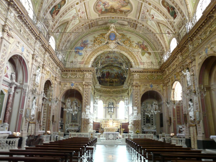 Interno della chiesa di Sant'Ambrogio a Uscio, Liguria