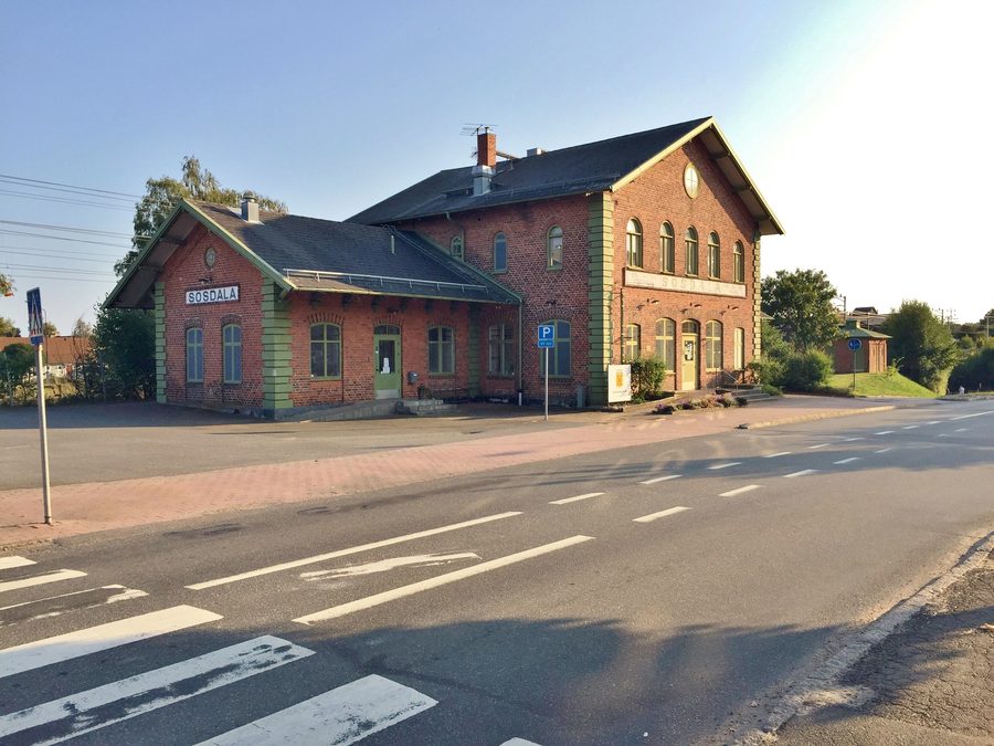 Stazione ferroviaria di Sösdala accanto alla linea principale meridionale in Svezia
