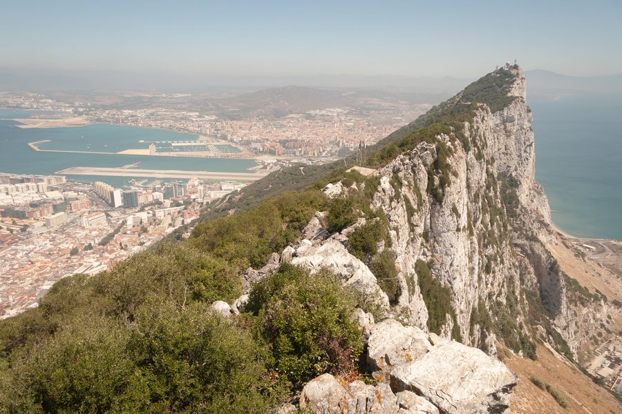 La Rocca di Gibilterra con un suggestivo sfondo roccioso