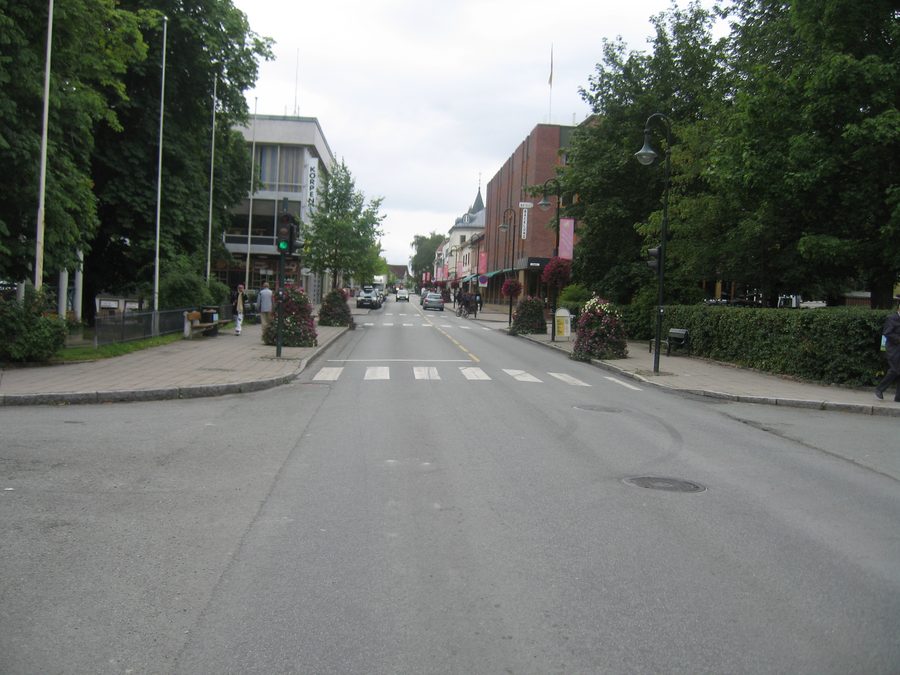 Kirkegata a Levanger con l'edificio Kirkegata 41 sulla destra
