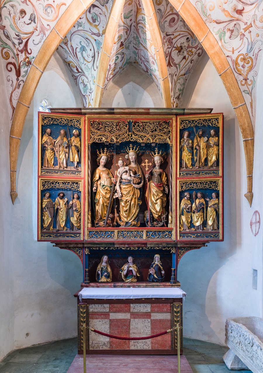 Altare a sportelli nella chiesa abbaziale di Ossiach