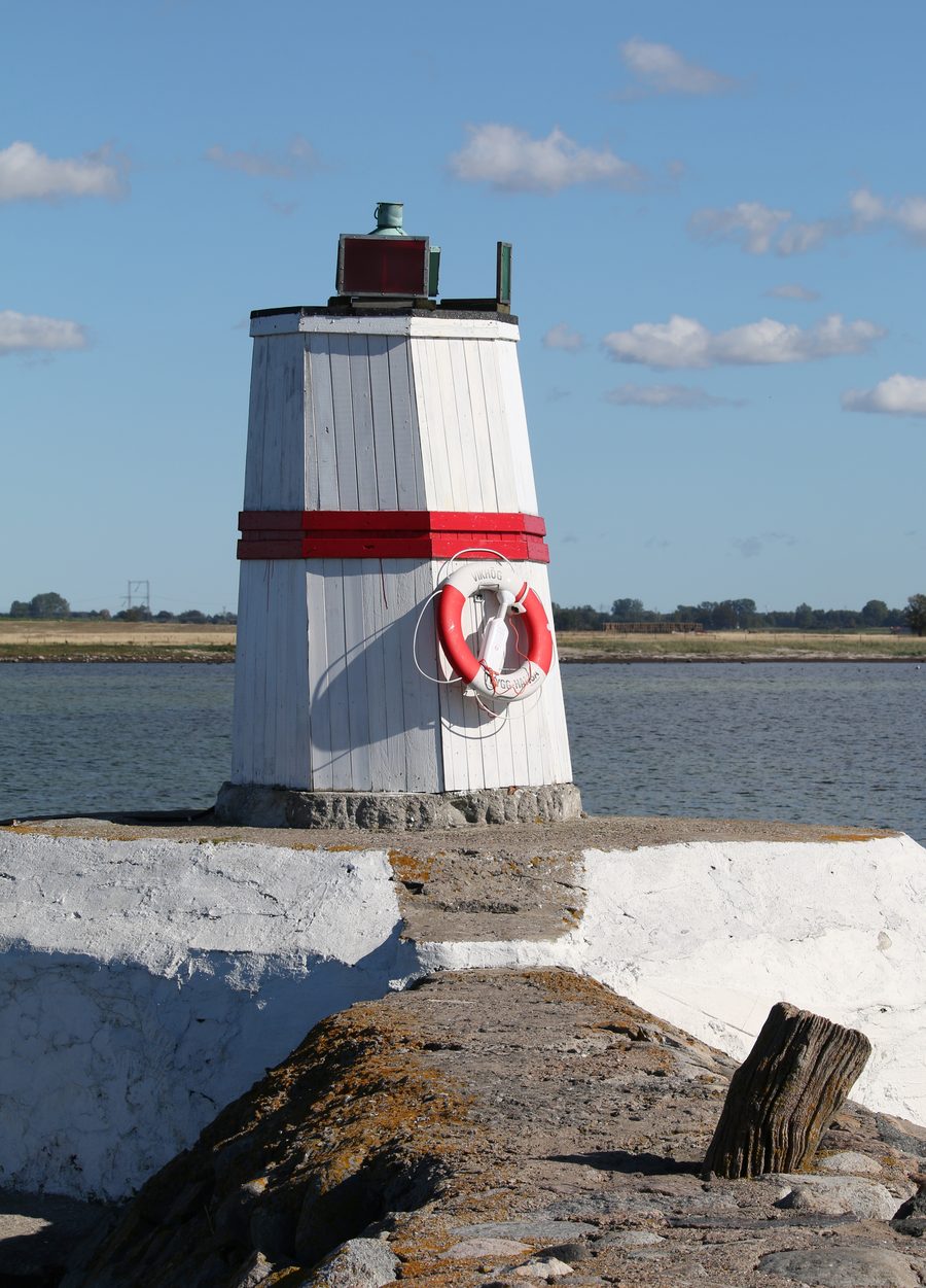 Faro di Vikhög sulla costa