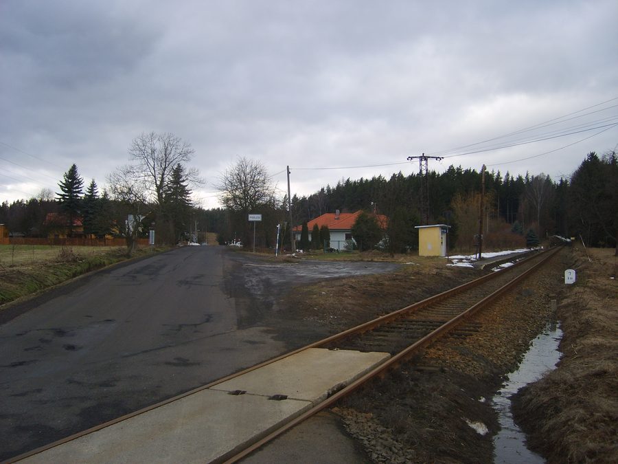 Fermata di Sadov-Podlesí sulla linea ferroviaria tra Karlovy Vary e Merklín
