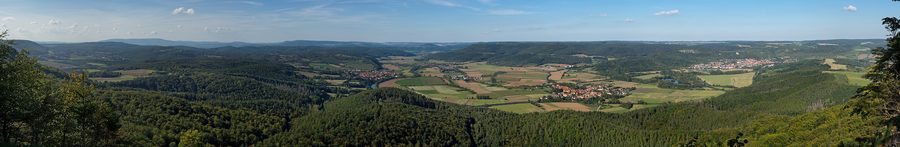 Vista panoramica dal Heldrastein sul paesaggio della valle della Werra