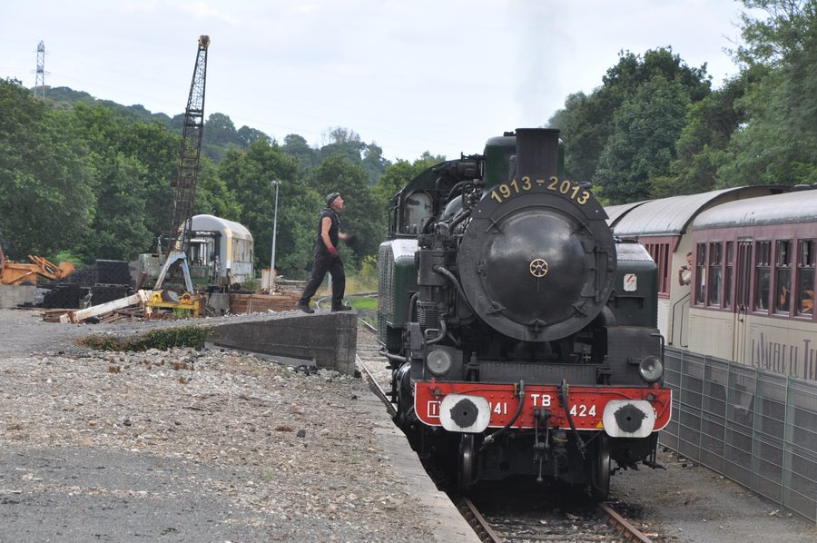 Locomotiva a vapore 141 TB 424 della ferrovia turistica Vapeur du Trieux a Pontrieux