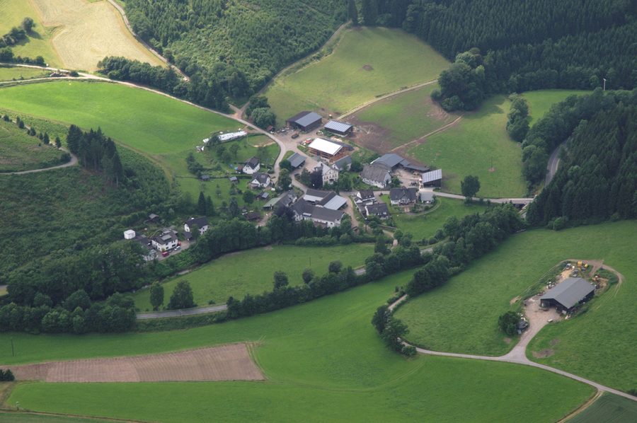 Veduta aerea di Lochtrop nella valle della Wenne presso Eslohe