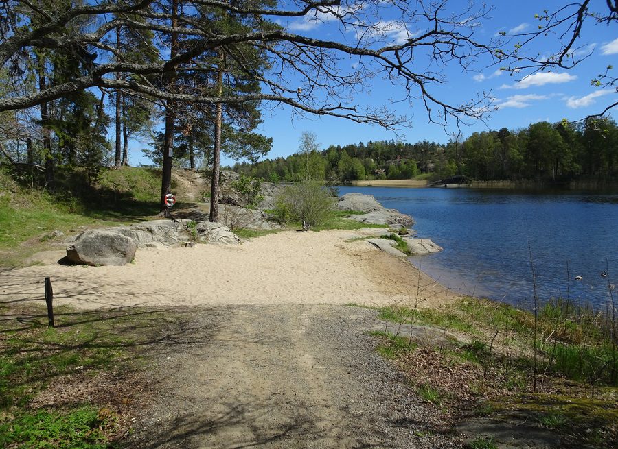 Riserva naturale di Drevviken con Lännabadet sulla riva