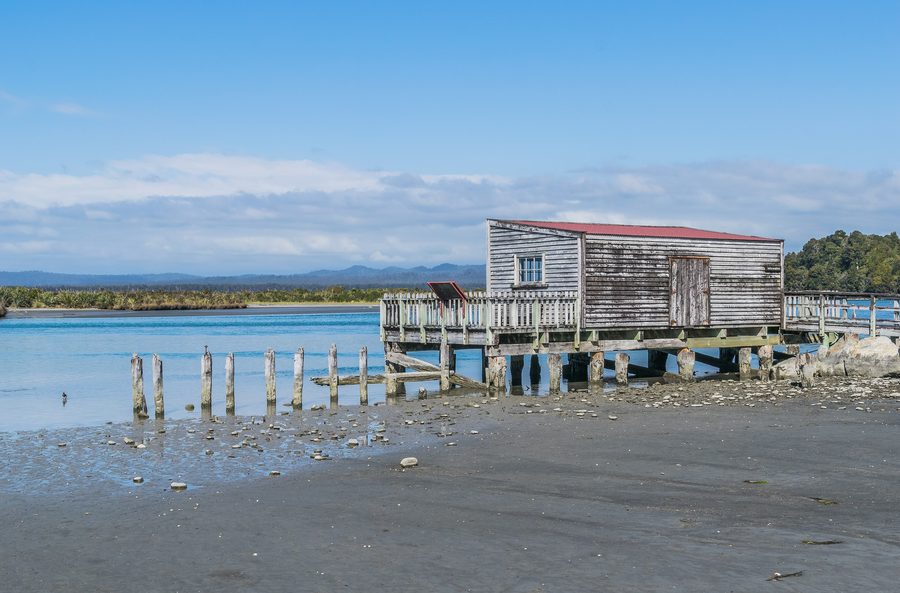 Laguna di Okarito sulla costa occidentale dell'Isola del Sud della Nuova Zelanda