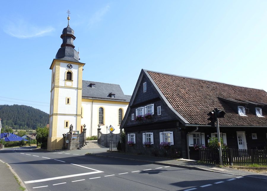 Chiesa parrocchiale a Zeyern, una frazione di Marktrodach