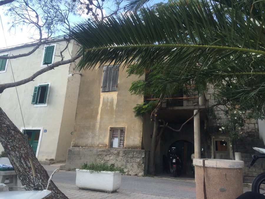Architettura antica a Bratuš, comune di Baška Voda, Croazia