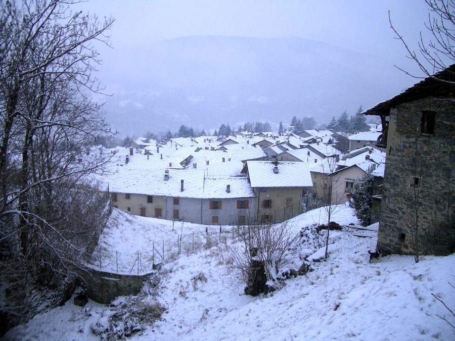 Paesaggio invernale intorno a Vico Canavese in Piemonte