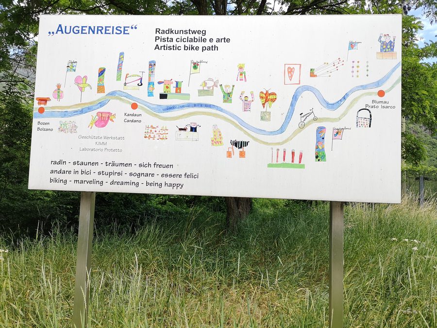 Installazione artistica sul percorso ciclabile artistico presso Prato all’Isarco vicino a Bolzano