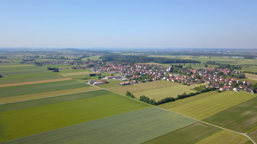 Vista su Lamerdingen e Kleinkitzighofen nell’ambiente rurale dell’Unterallgäu