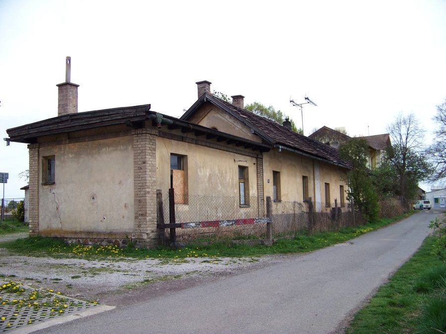 Stazione ferroviaria di Rudná u Prahy nel quartiere di Dušníky