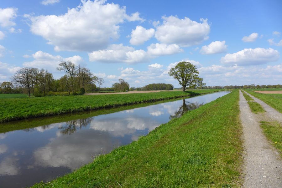 Hasetal presso Badbergen con corso d’acqua regolato
