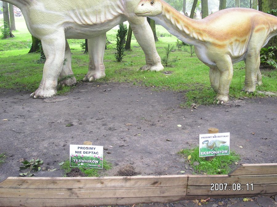 Attrazione dei dinosauri a Zaurolandia a Rogowo, Polonia