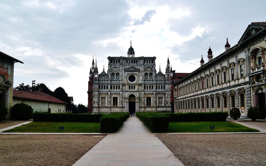 Cortile interno della Certosa di Pavia nella provincia di Pavia in Lombardia