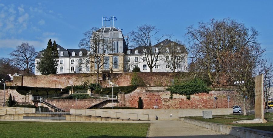 Retro del castello di Saarbrücken, visto dal Landtag del Saarland