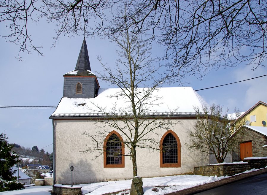 Lato sud della chiesa di St. Lambertus a Willwerath