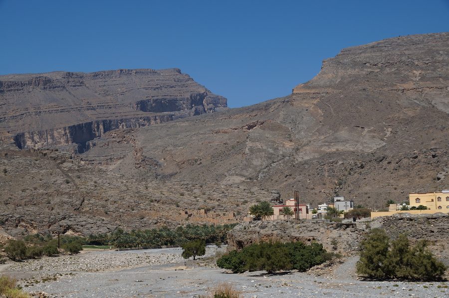 Villaggio e Wadi Nakhar nei monti Hajar dell’Oman