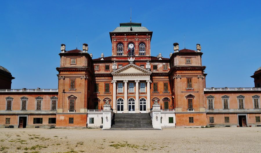 Vista esterna del Castello Reale di Racconigi in Piemonte