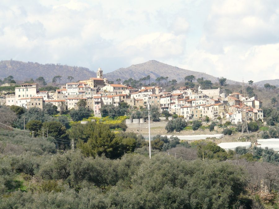 Vista panoramica da Lingueglietta sulla valle di San Lorenzo fino al mare