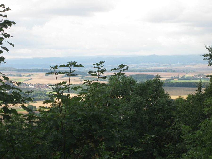 Vista sul castello di Lohra con la sua cappella doppia romanica