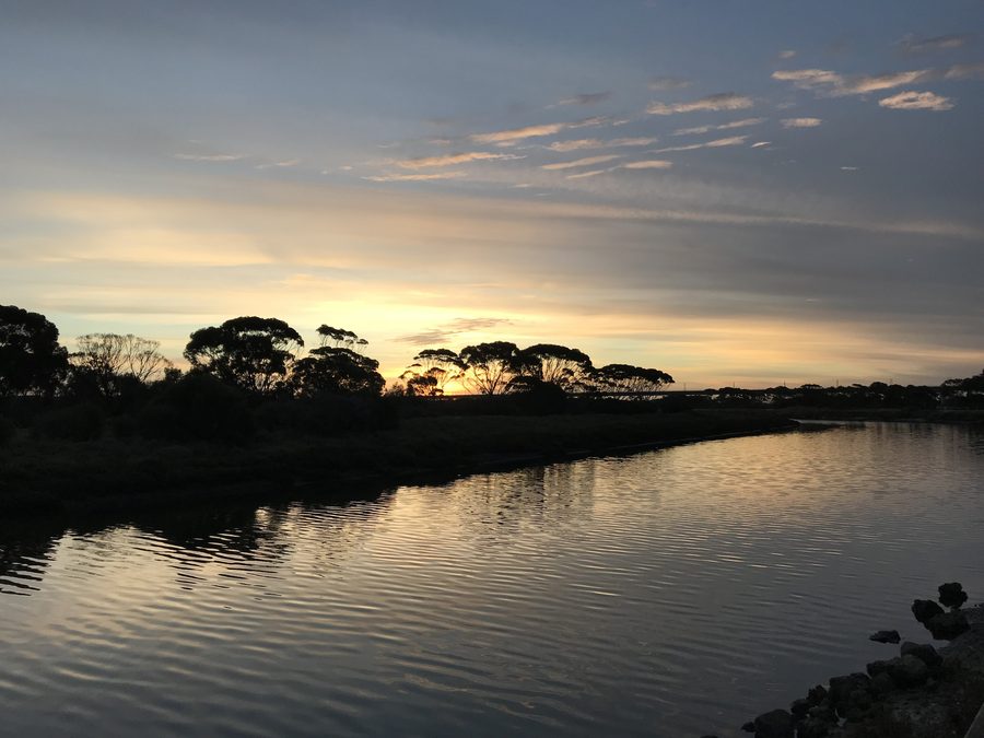 Onkaparinga River Recreation Park al tramonto