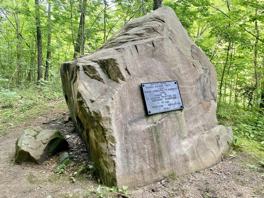 Indian Rock sul Wilderness Road Trail nel Cumberland Gap National Historical Park