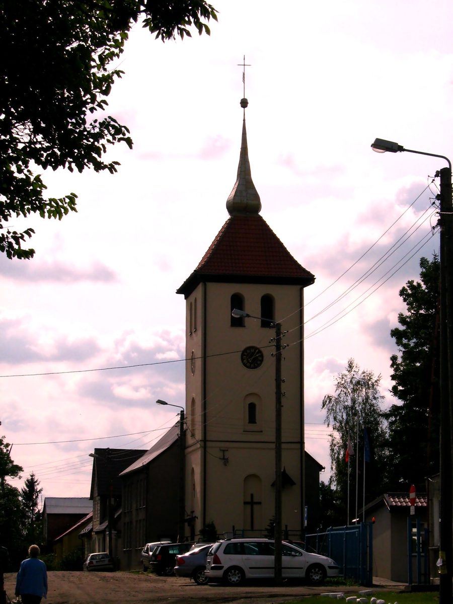 Torre della ex chiesa barocca a Rudno, vista da nord