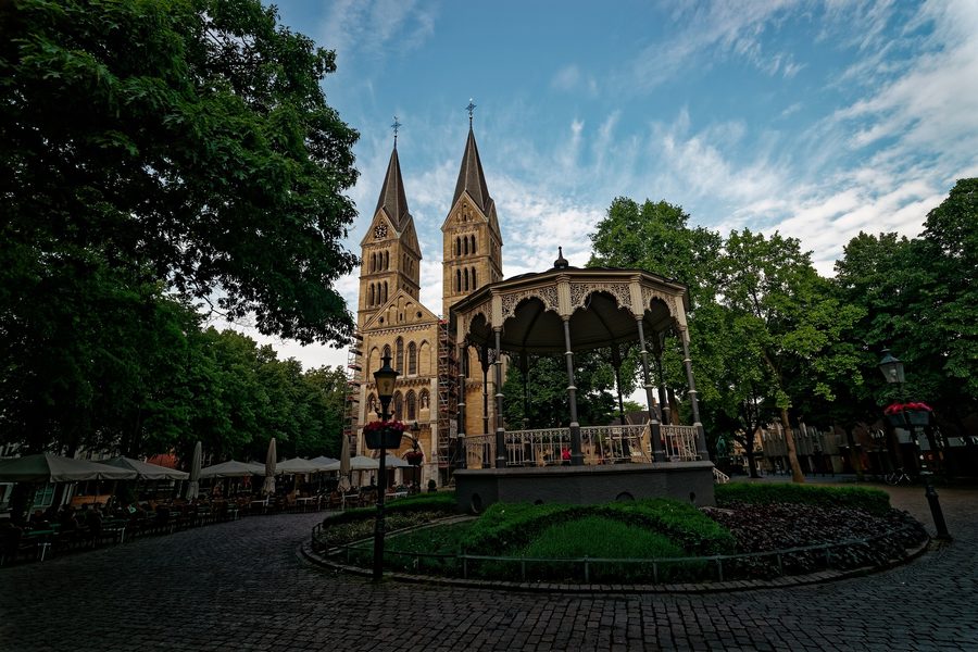 Munsterkerk in Munsterplein a Roermond
