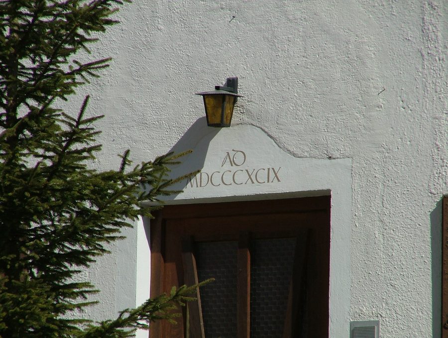 Casa parrocchiale a Unterjoch, Bad Hindelang, davanti al paesaggio alpino