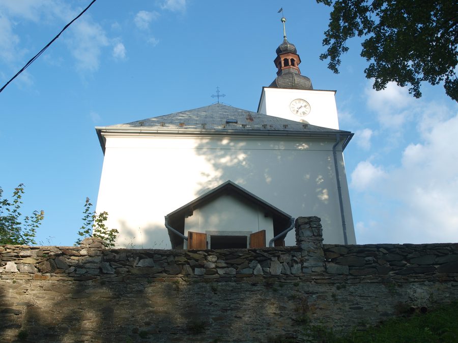 Chiesa dei Santi Tre Re a Břidličná nel distretto di Bruntál
