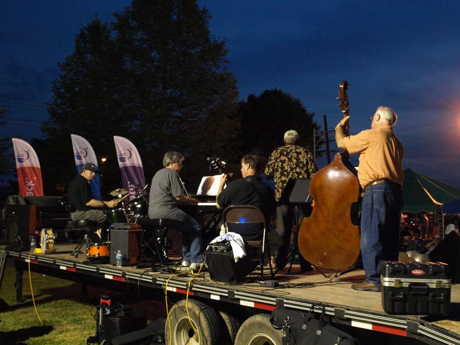 Band durante un evento a Greenville, Mississippi