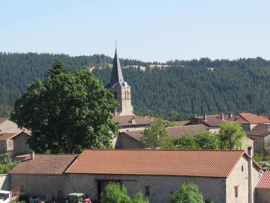 Il villaggio di Montregard visto dal calvario