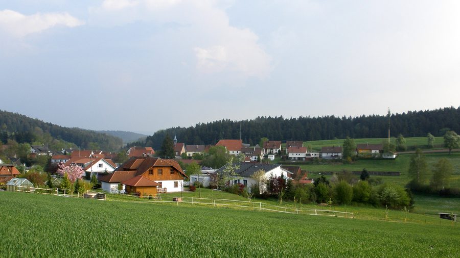 Vista su Birkenlohe, una frazione di Ruppertshofen nell’Ostalbkreis