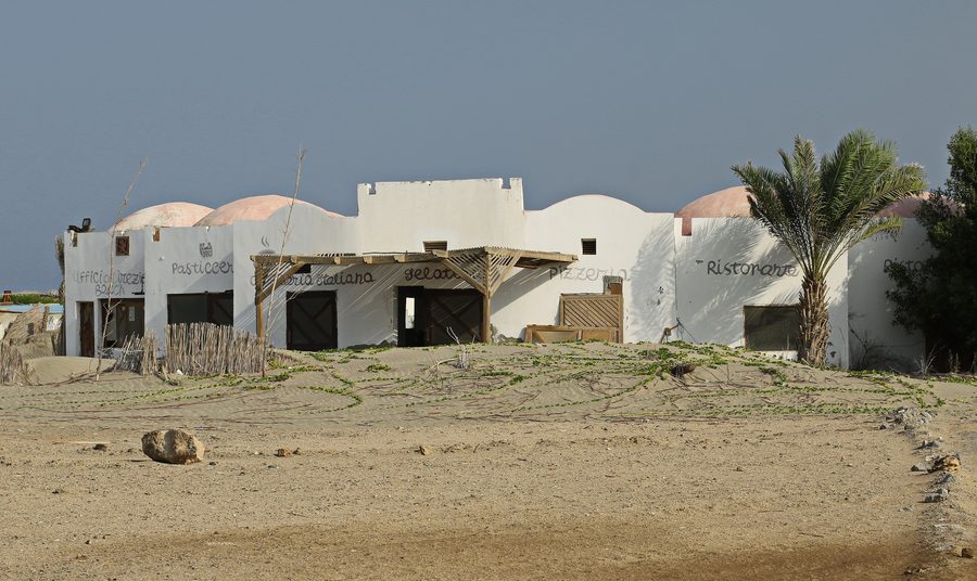 Spiaggia accanto all'hotel The Three Corners Equinox Beach Resort a Marsa Alam