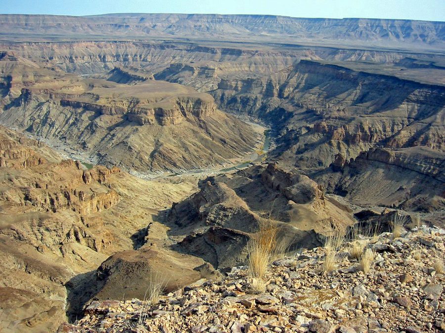 Ampia vista sul Fish River Canyon nella regione di Karas, nel sud della Namibia.